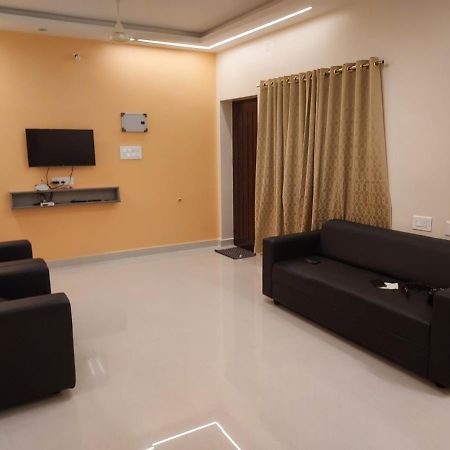Srirangam Service Apartment Tiruchirappalli Bagian luar foto