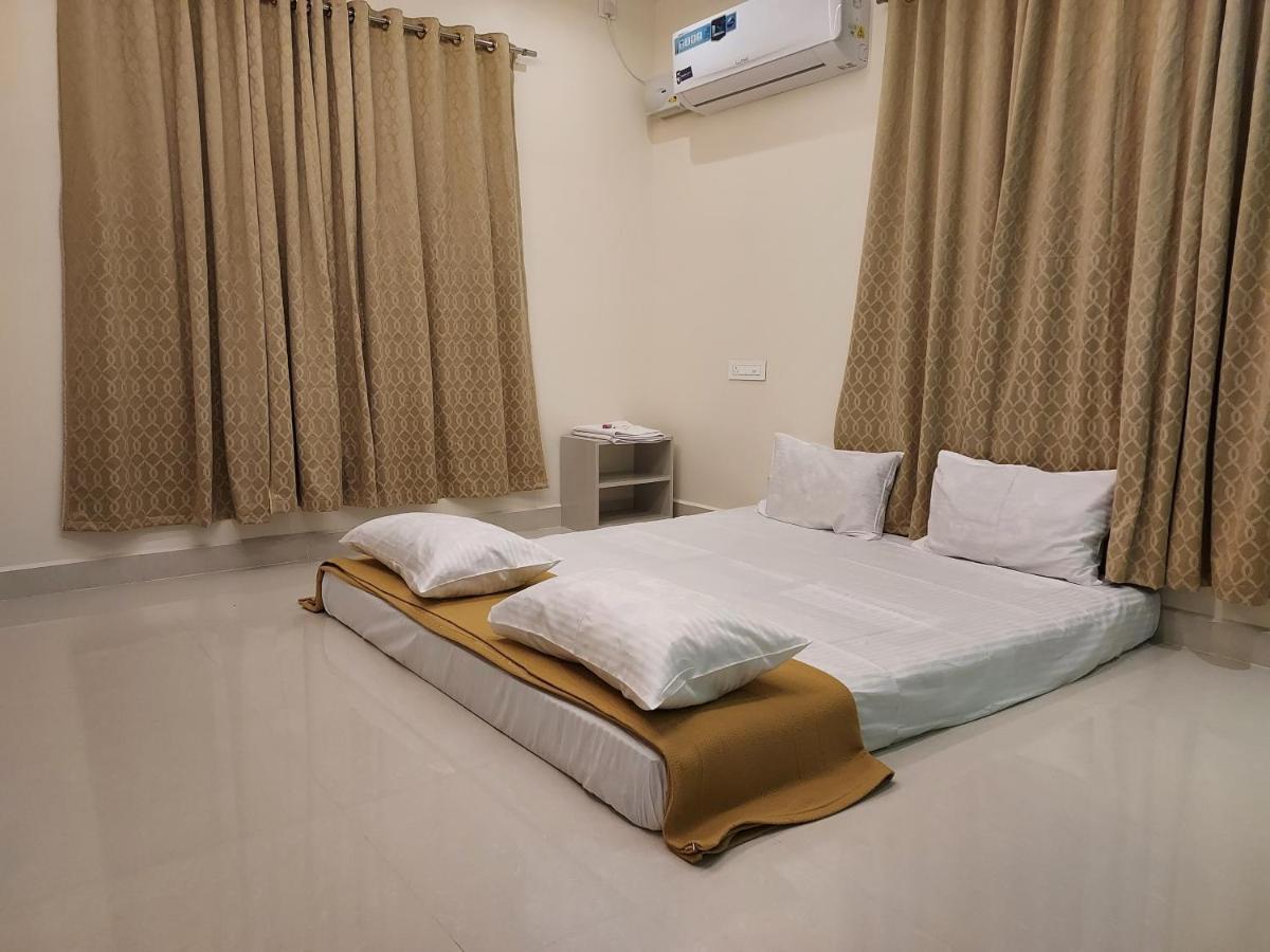Srirangam Service Apartment Tiruchirappalli Bagian luar foto