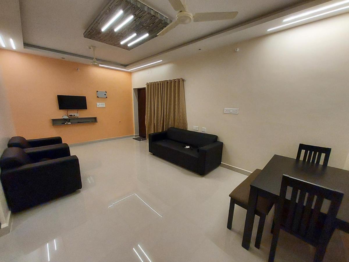 Srirangam Service Apartment Tiruchirappalli Bagian luar foto