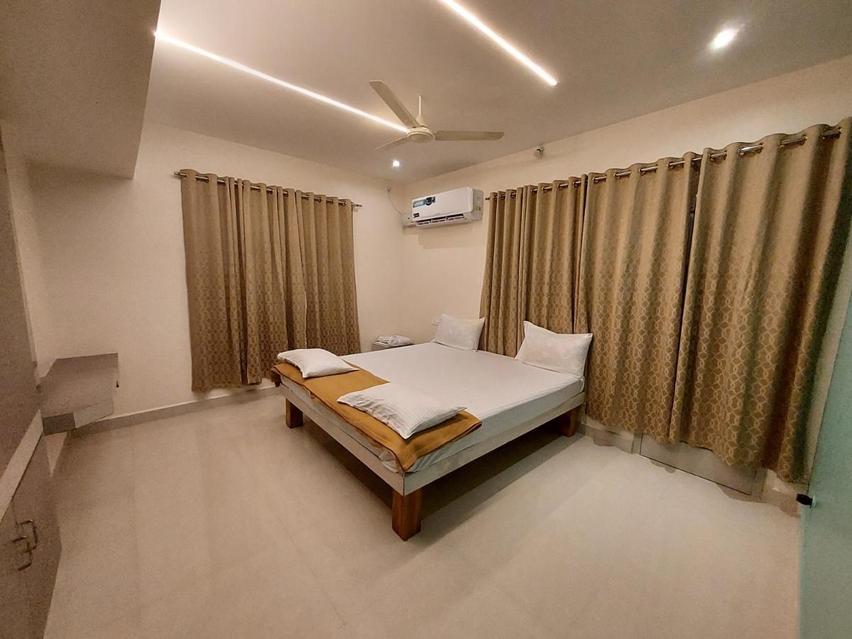 Srirangam Service Apartment Tiruchirappalli Bagian luar foto