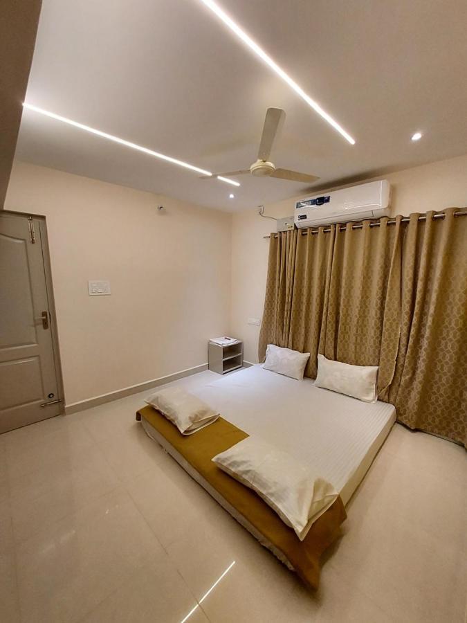 Srirangam Service Apartment Tiruchirappalli Bagian luar foto