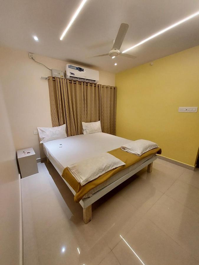 Srirangam Service Apartment Tiruchirappalli Bagian luar foto