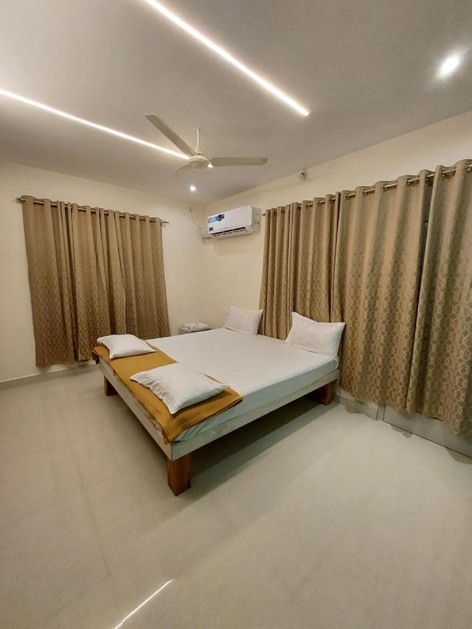 Srirangam Service Apartment Tiruchirappalli Bagian luar foto
