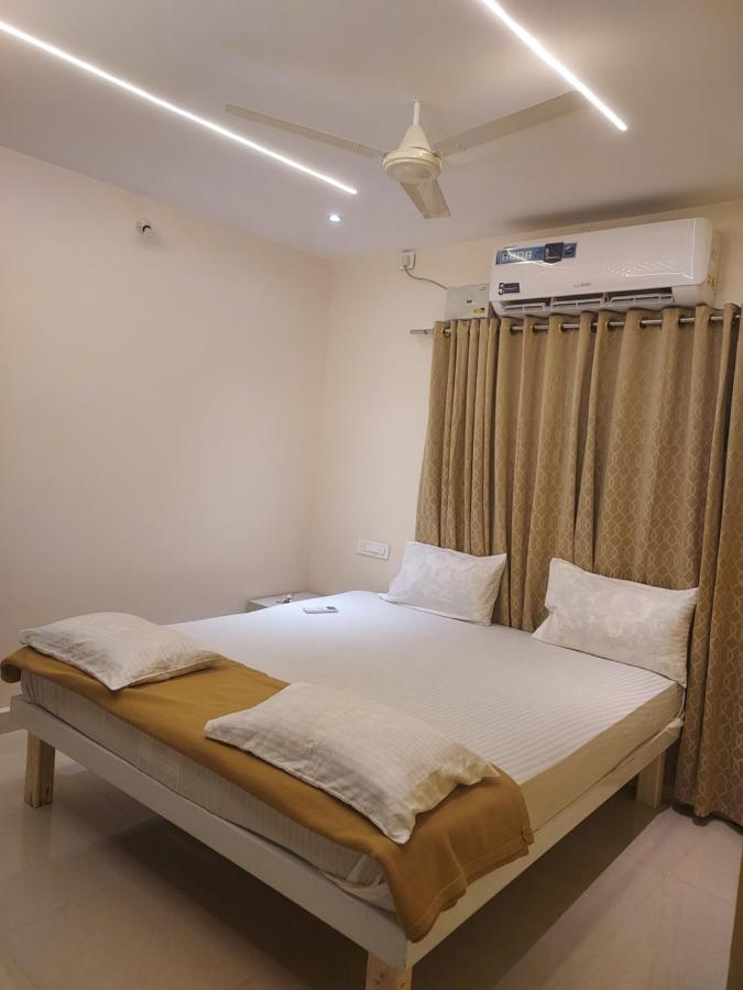 Srirangam Service Apartment Tiruchirappalli Bagian luar foto
